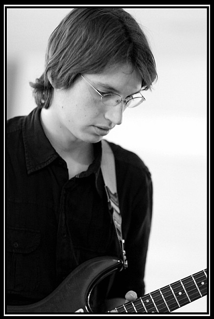 guitare noir et blanc.jpg (54,6 KB)