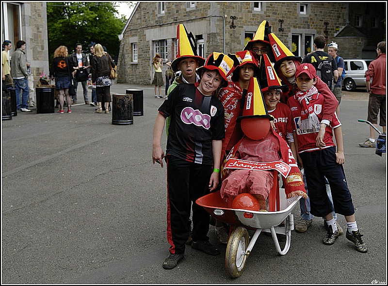 2008-05-24_15-20-03_dxo_raw-border.jpg (202 KB)