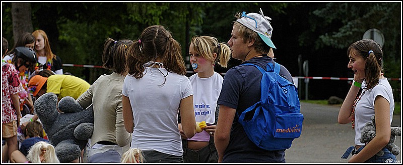 2008-05-24_15-22-18_dxo_raw-border.jpg (104 KB)