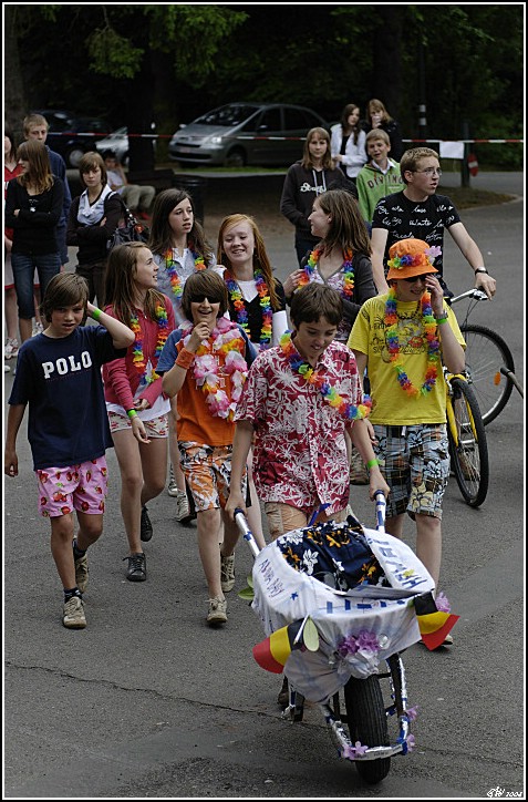 2008-05-24_15-27-14_dxo_raw-border.jpg (143 KB)