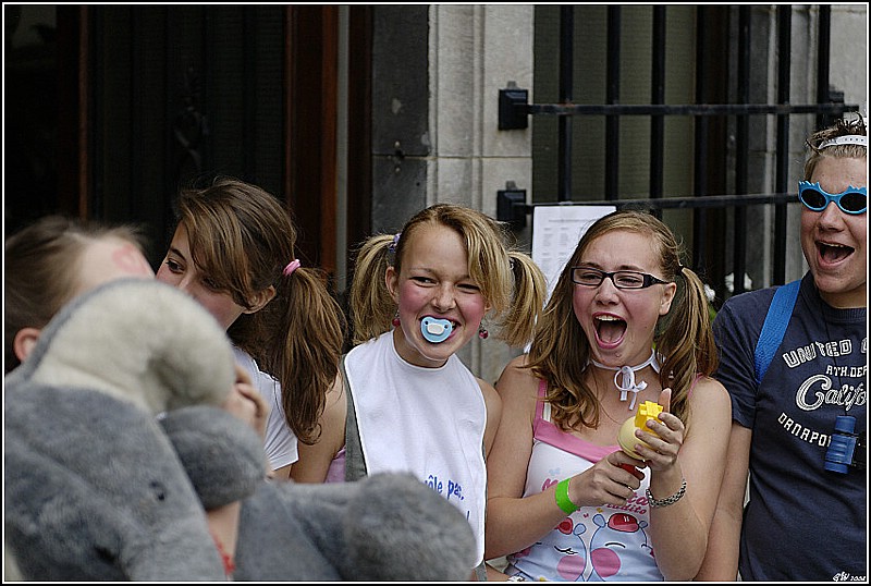 2008-05-24_15-31-08_dxo_raw-border.jpg (129 KB)