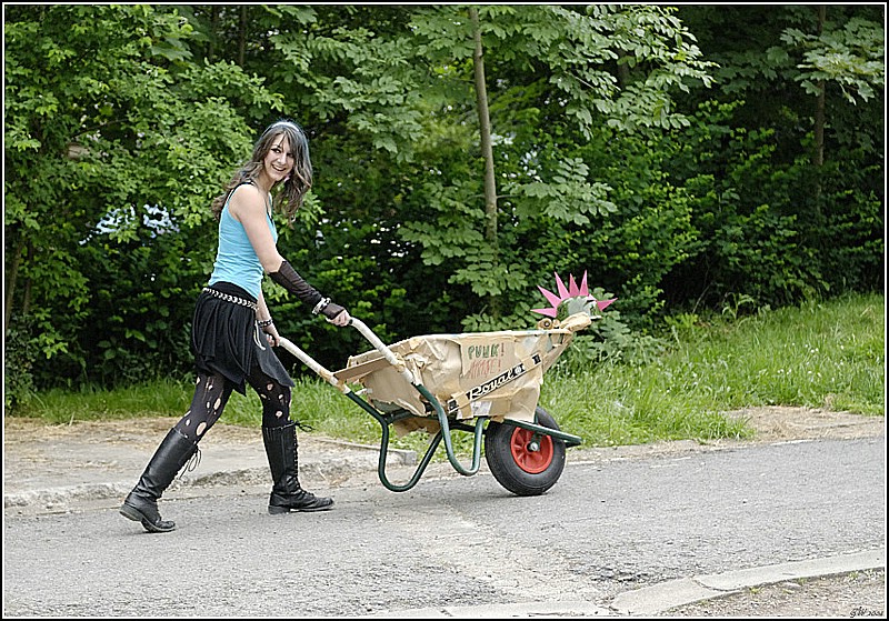 2008-05-24_15-45-18_dxo_raw-border.jpg (231 KB)