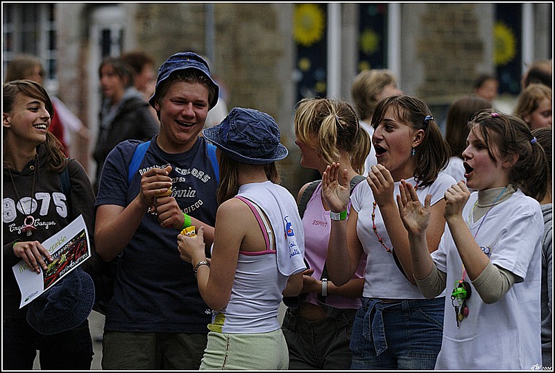 2008-05-24_17-32-27_dxo_raw-border.jpg (148 KB)