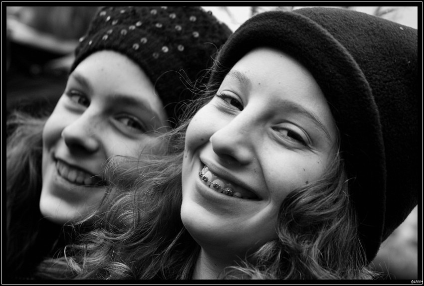 2009_12_15_14_43 _02-border.jpg (102 KB)