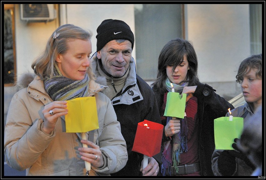 2009_12_15_15_53 _01-border.jpg (130 KB)